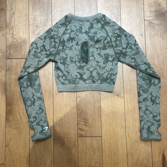 NWOT GYMSHARK ADAPT CAMO SEAMLESS LONG SLEEVE CROP TOP GREEN SIZE S - Picture 12 of 12